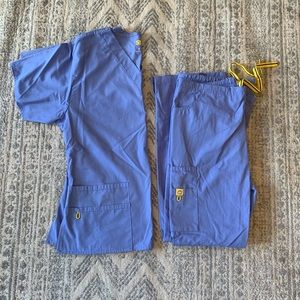 Women’s Wonderwink scrub set, M